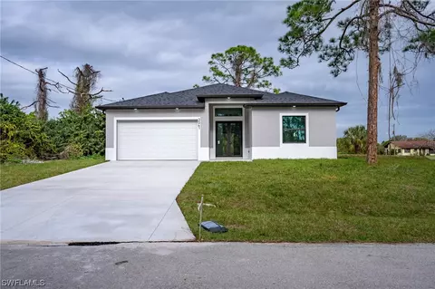 3041 N Balsam Cir, Labelle, FL 33935