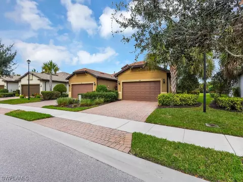 7574 Jacaranda Ln, Naples, FL 34114