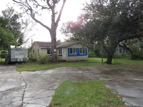 1140 River Rd, North Fort Myers, FL 33903