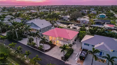 2976 Buttonwood Key Ct, Saint James City, FL 33956