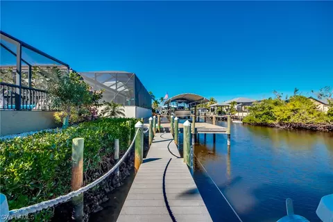 3342 Pinetree Dr, Saint James City, FL 33956
