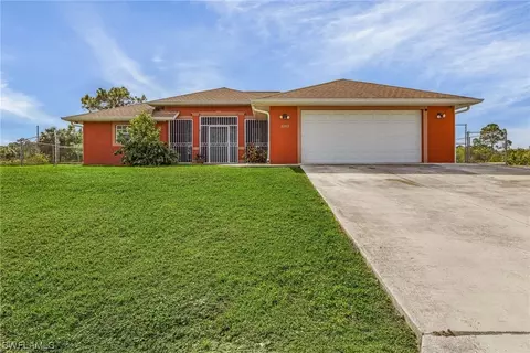 3203 53rd St W, Lehigh Acres, FL 33971