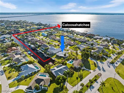 2305 SE 27th Ter, Cape Coral, FL 33904