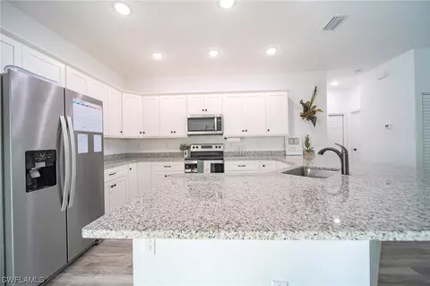 Kitchen - 7835 23rd Pl, Labelle, FL 33935 photo 4 of 5