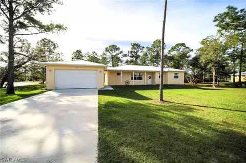 Exterior - 7835 23rd Pl, Labelle, FL 33935 photo 2 of 8