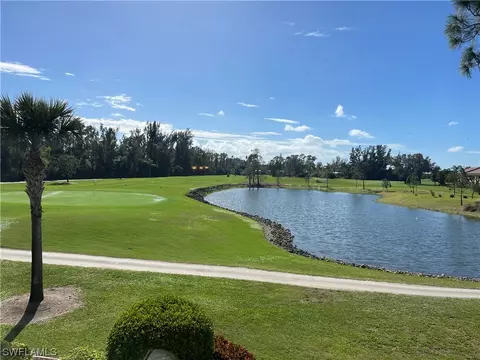 5950 Trailwinds Dr #221, Fort Myers, FL 33907