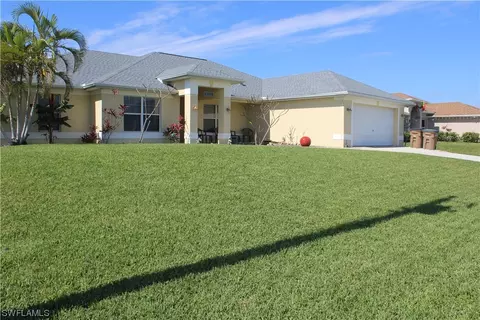 2208 NE 22nd Pl, Cape Coral, FL 33909