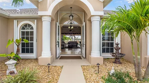 414 NW 11th Ter, Cape Coral, FL 33993