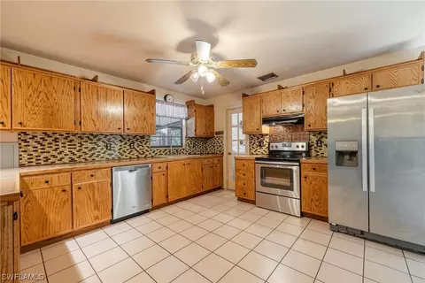 230 S Davis St, Labelle, FL 33935 photo 15