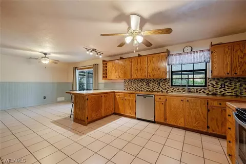 230 S Davis St, Labelle, FL 33935 photo 16