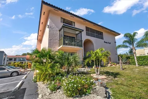 828 Wiggins Pass Rd #10, Naples, FL 34110