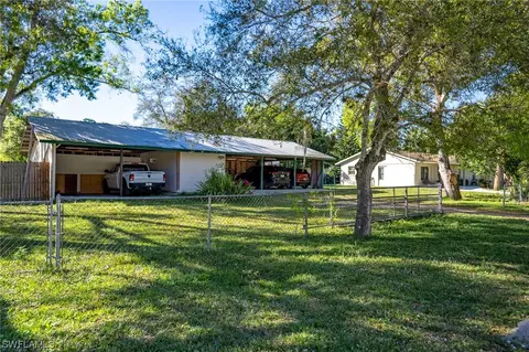 450 Christopher Ct, Labelle, FL 33935