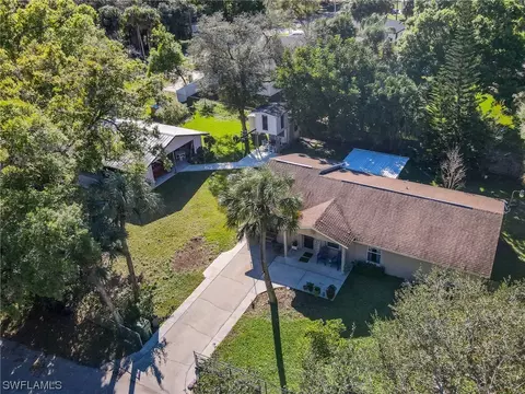 450 Christopher Ct, Labelle, FL 33935 photo 2