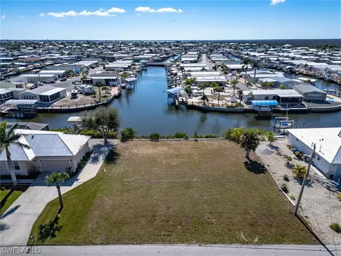 3881 Galt Island Ave, Saint James City, FL 33956