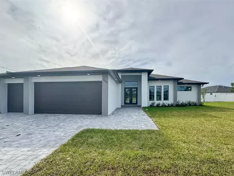 704 SW 26th St, Cape Coral, FL 33914