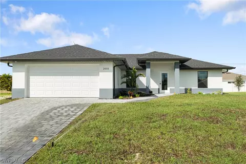 2033 NE 25th St, Cape Coral, FL 33909