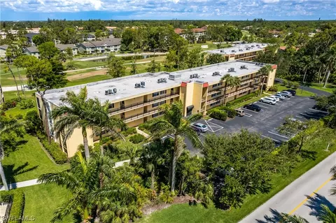 1084 Forest Lakes Dr #7305, Naples, FL 34105