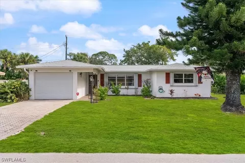 4941 Cortez Cir, Naples, FL 34112