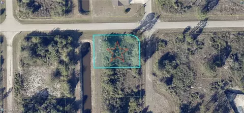 544 Brue Ave S, Lehigh Acres, FL 33974