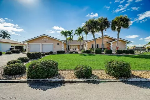 2012 SE 27th Ter, Cape Coral, FL 33904