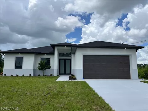 3718 33rd St SW, Lehigh Acres, FL 33976