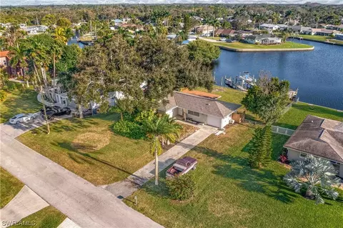 13863 River Forest Dr, Fort Myers, FL 33905