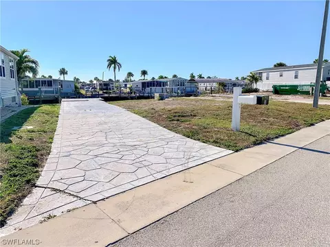 17770 Stevens Blvd, Fort Myers Beach, FL 33931