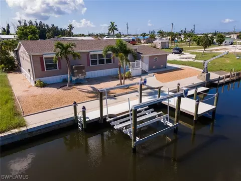 4922 Sandpiper Dr, Saint James City, FL 33956