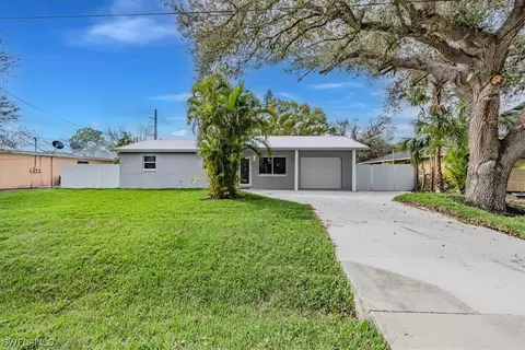6 NE 17th Pl, Cape Coral, FL 33909