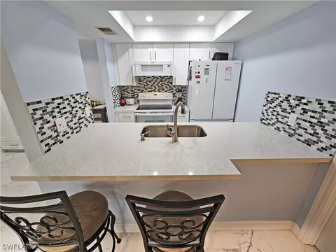 4339 27th Ct SW #7-104, Naples, FL 34116