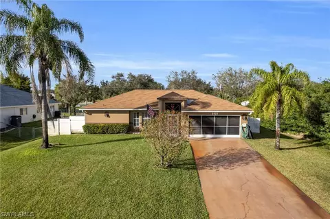 6420 Castlewood Cir, Fort Myers, FL 33905