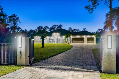631 25th St SW, Naples, FL 34117