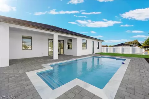 641 NE 15th Ct, Cape Coral, FL 33909