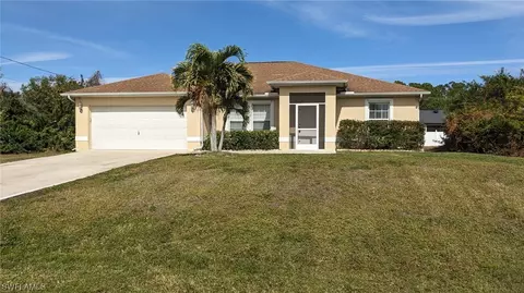 703 NE 31st Ter, Cape Coral, FL 33909