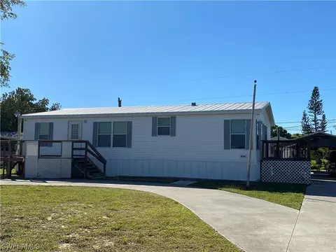 8260 Sevigny Dr, North Fort Myers, FL 33917