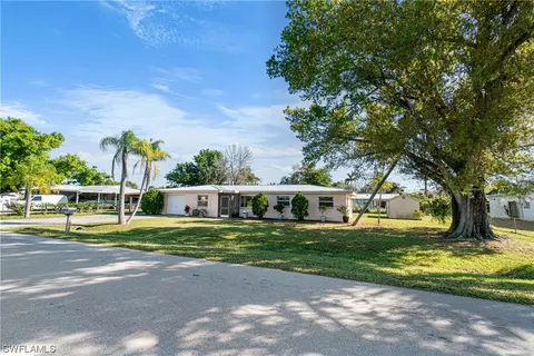 2136 Stevenson Rd, North Fort Myers, FL 33917