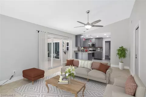 15951 Dorth Cir, Fort Myers, FL 33908