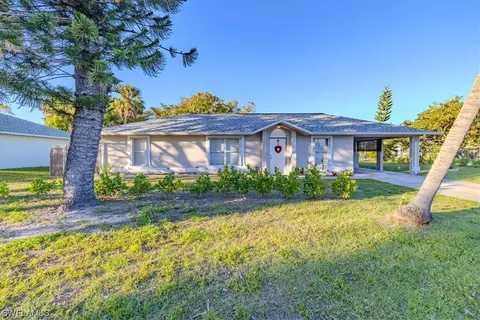 2873 Blount St, Fort Myers, FL 33916