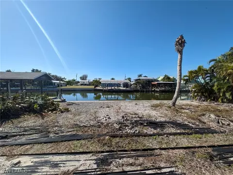 2359 Sycamore, Saint James City, FL 33956
