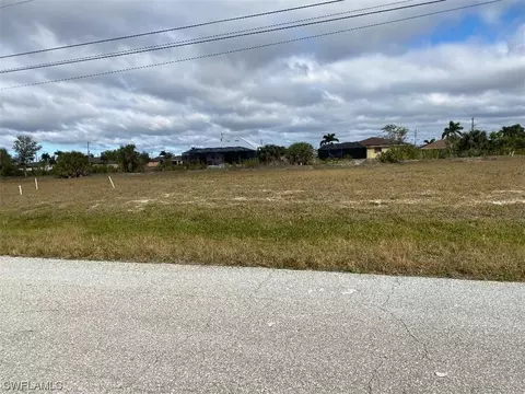 2207 NW 3rd Ter, Cape Coral, FL 33993