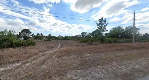 3707 32nd St SW, Lehigh Acres, FL 33976