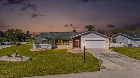 431 SW 33rd Ter, Cape Coral, FL 33914