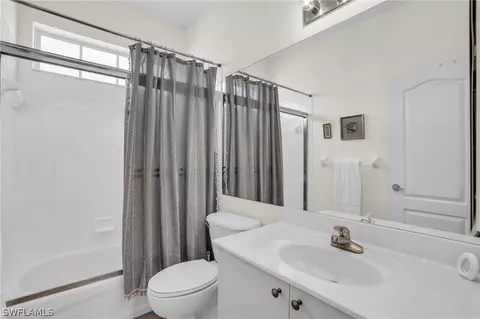 Bath - 21168 Braxfield Loop, Estero, FL 33928 photo 2 of 2