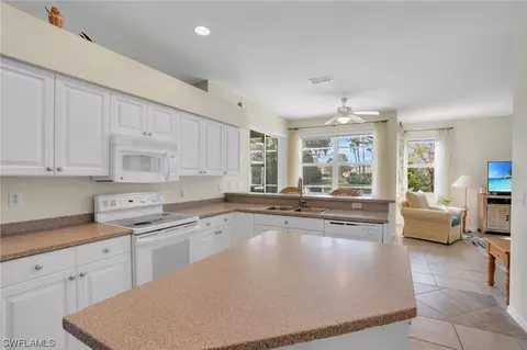 Kitchen - 21168 Braxfield Loop, Estero, FL 33928 photo 1 of 2