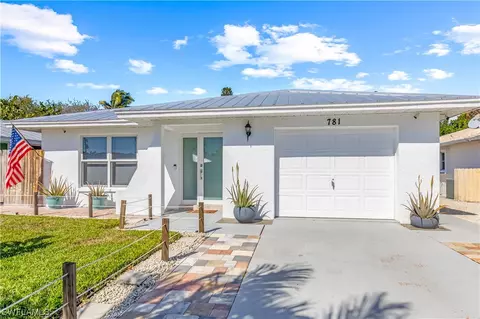 781 99th Ave N, Naples, FL 34108