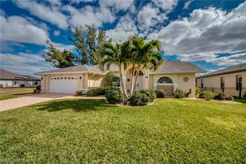 941 SW 6th Ave, Cape Coral, FL 33991