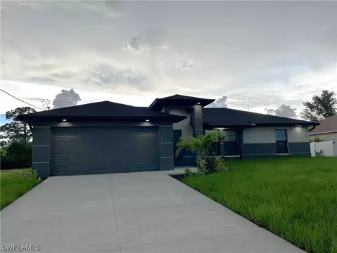 1317 NE 4th Pl, Cape Coral, FL 33909