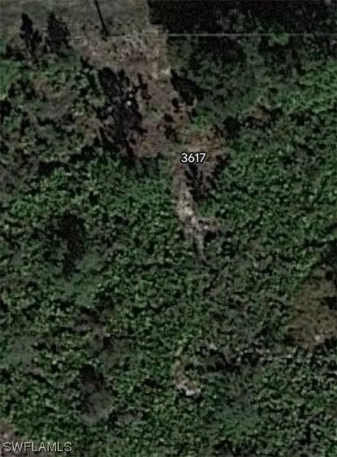 3617 42nd St SW, Lehigh Acres, FL 33976
