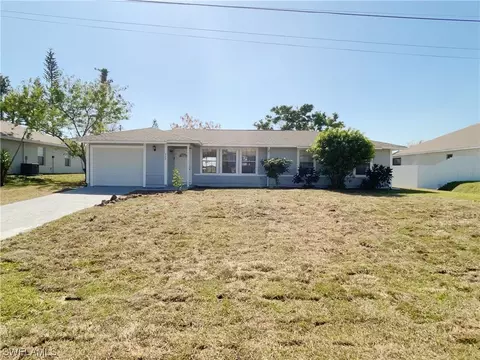 222 NE 20th Ter, Cape Coral, FL 33909