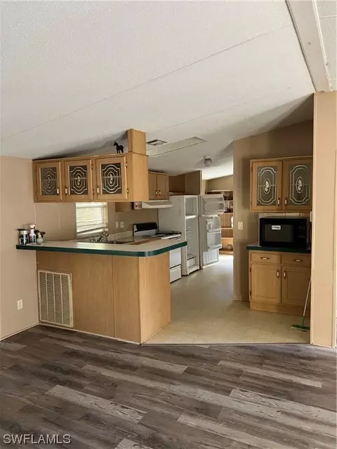 2020 Varsity Ter, Lorida, FL 33857 photo 8